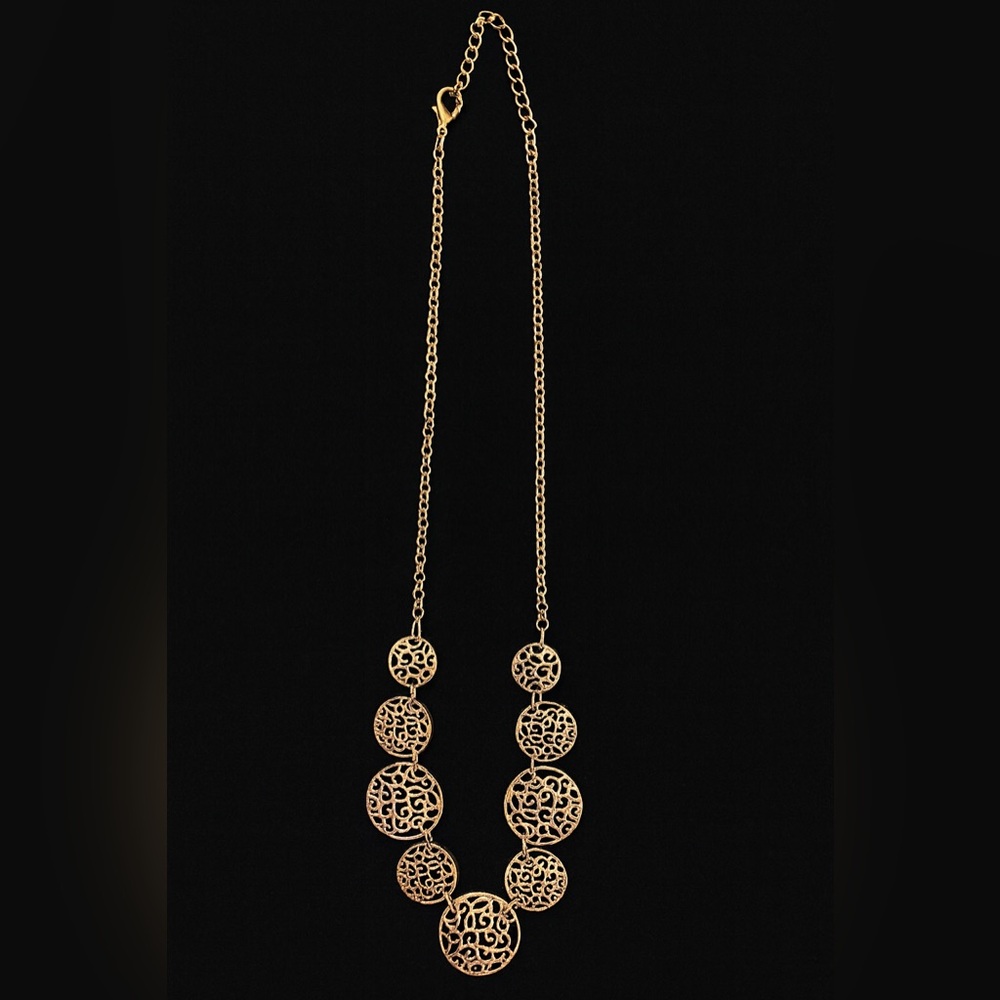 Elegant Gold Dangle Necklace